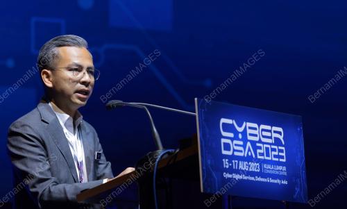 FAHMI FADZIL