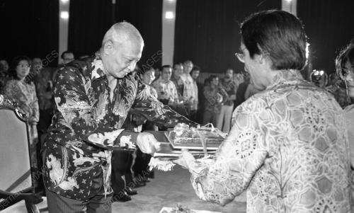 KL14_16012015_AGONG_PUISI