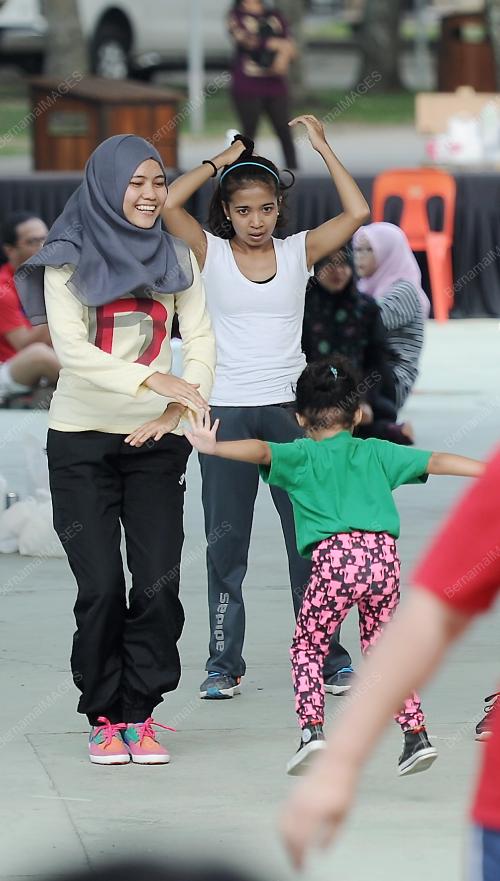 KL14_16052015_ZUMBA
