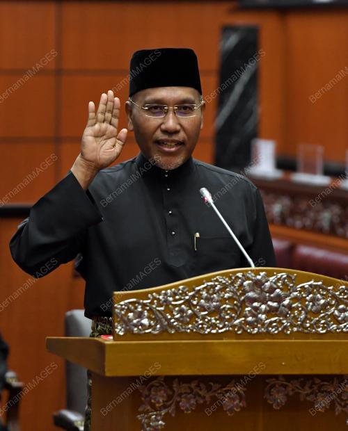 ANGKAT SUMPAH SENATOR DEWAN NEGARA