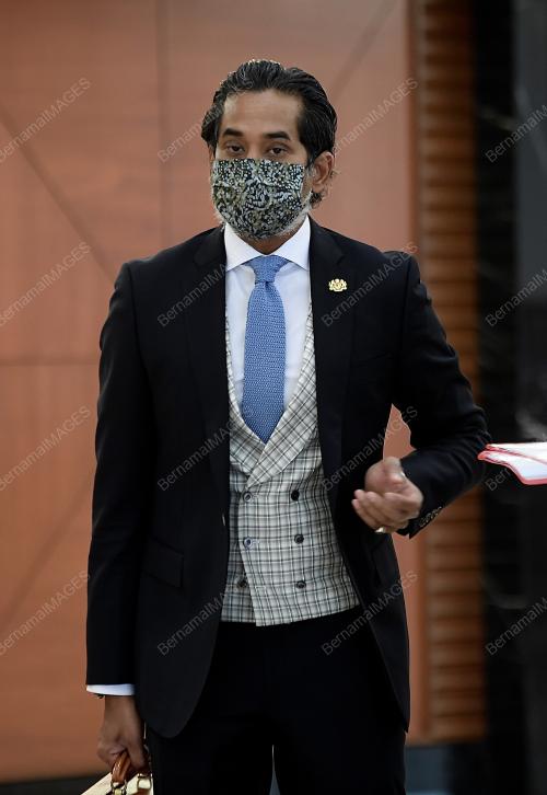 PERSIDANGAN PARLIMEN PENGGAL KETIGA 