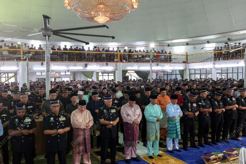 AL-SULTAN ABDULLAH RI'AYATUDDIN AL-MUSTAFA BILLAH SHAH 