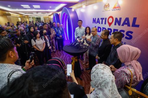 DATUK FAHMI FADZIL