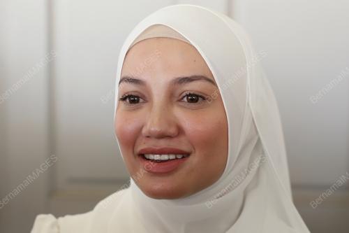 PUTERI SARAH
