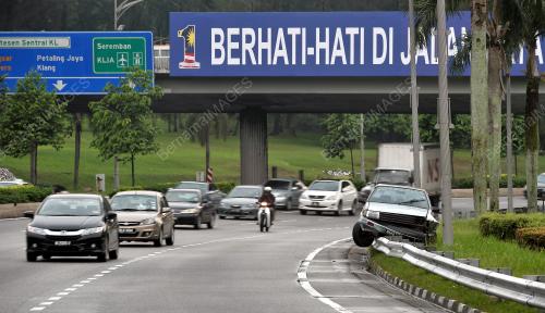 KL14_18052014_KERETA_TERBANG