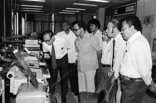 PAMERAN TELE-PRINTER