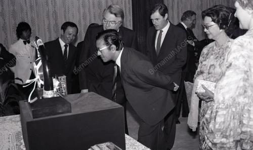 DISEMBER 1982