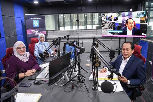 DATUK SERI AHMAD MASLAN