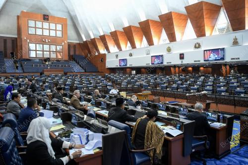 KL14_18112019_PARLIMEN_BN201910012840