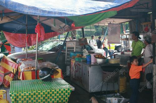 PENGURUP WANG CEDERA DITEMBAK