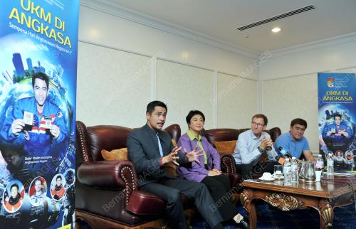 KL14_1910114_ANGKASAWAN_19102014