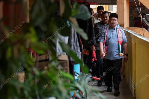 DATUK DR MOHD NA'IM MOKHTAR