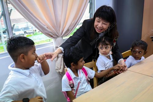 LIM HUI YING