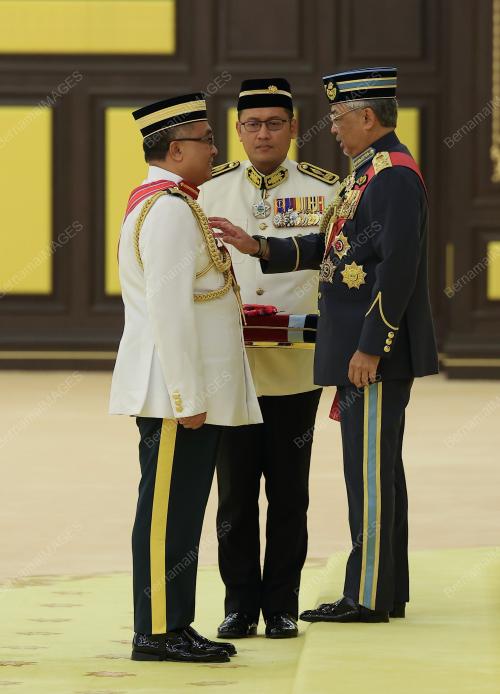 AL-SULTAN ABDULLAH RI'AYATUDDIN AL-MUSTAFA BILLAH SHAH