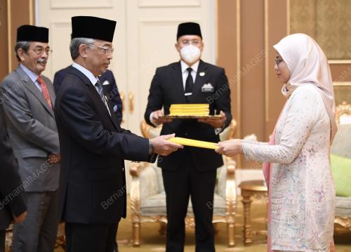 AL-SULTAN ABDULLAH RI'AYATUDDIN AL-MUSTAFA BILLAH SHAH