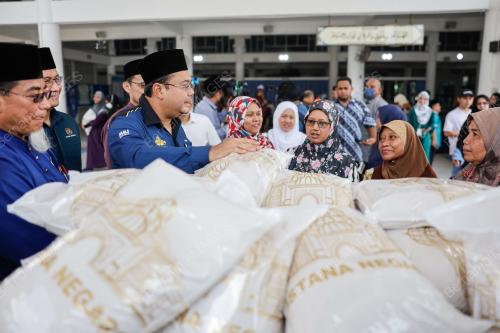 DATUK AZUAN EFFENDY ZAIRAKITHNAINI
