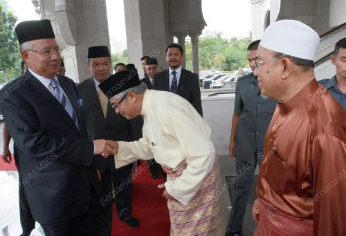 MOHD NAJIB TUN ABDUL RAZAK