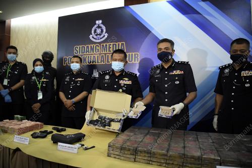 DATUK KAMARUL ZAMAN MAMAT