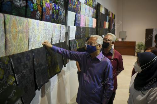 DATUK SERI ISMAIL SABRI YAAKOB