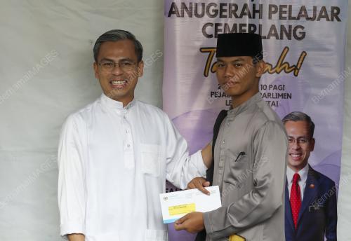 FAHMI FADZIL