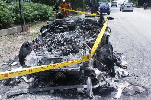 KERETA TERBAKAR