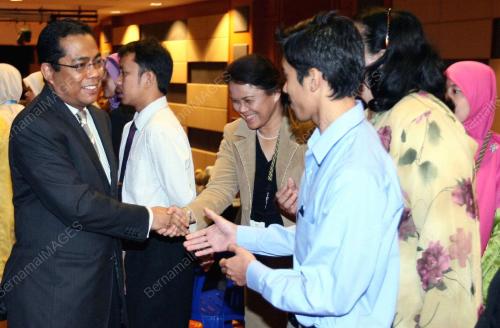 MENTERI PENGAJIAN TINGGI