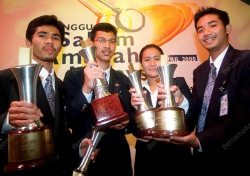 JUARA DEBAT