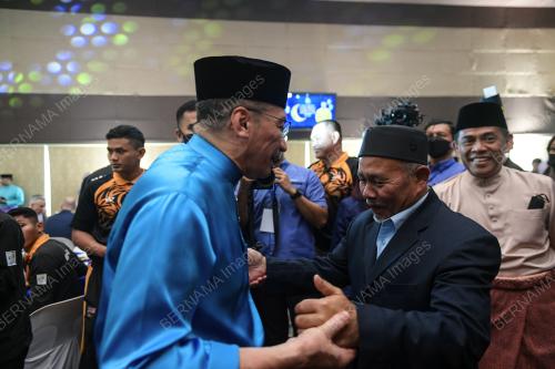 DATUK SERI HISHAMMUDDIN TUN HUSSEIN