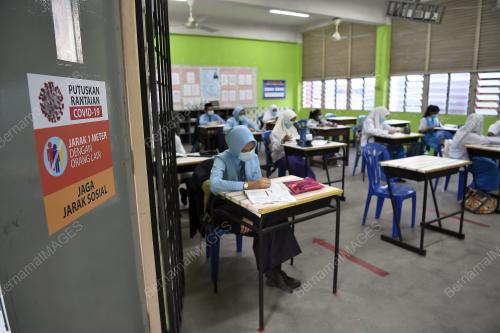 TINJAUAN HARI PERTAMA PEMBUKAAN SEKOLAH