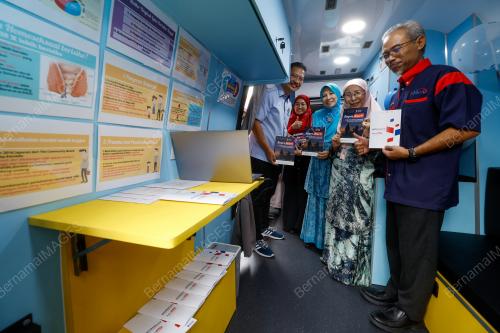 DATUK SERI DR WAN AZIZAH WAN ISMAIL