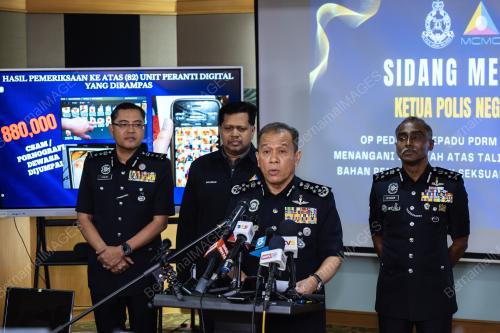 DATUK SERI MOHD KHALID ISMAIL