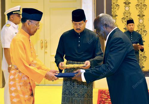 KL14_25032013_AGONG_WATIKAH