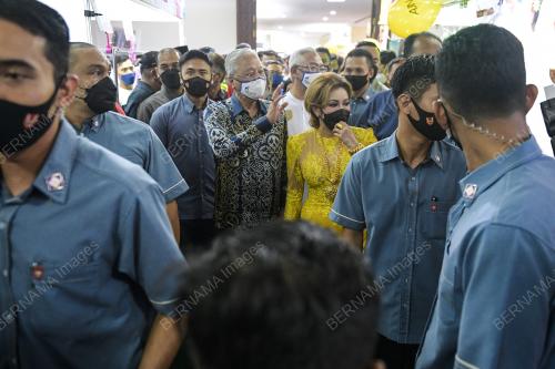DATUK SERI ISMAIL SABRI YAAKOB