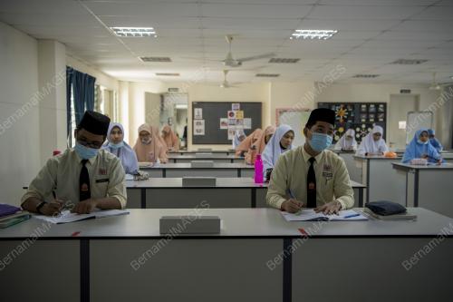 TINJAUAN HARI KEDUA SEKOLAH