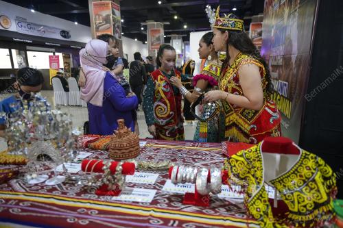 PROGRAM RAMAH UNITI KAAMATAN & GAWAI