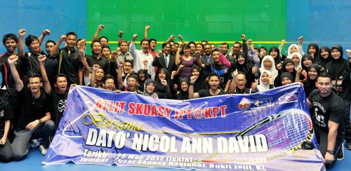 KL14_26032012_SKUASY