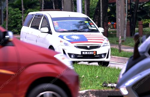 KL14_26082012_BENDERA