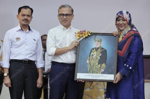 FAHMI FADZIL