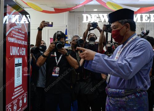 DATUK SERI MOHAMMAD HASSAN
