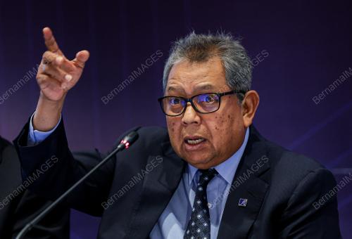 DATUK SERI DR AWANG ADEK HUSSIN