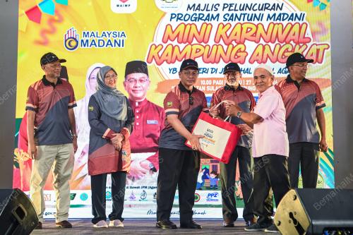 DATUK DR MOHD NAI'M MOKHTAR