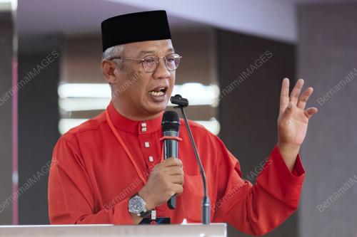 DATUK MAHADHIR SULAIMAN