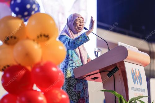 DATUK SERI DR WAN AZIZAH WAN ISMAIL