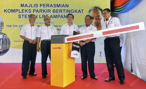 KL14_28062014_PARKIR_LRT