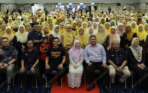 DATIN SERI DR WAN AZIZAG WAN ISMAIL