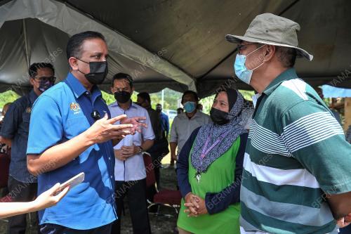DATUK SERI REEZAL MERICAN NAINA MERICAN