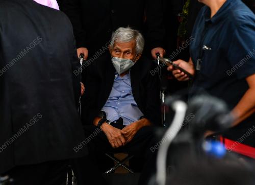 TUN DAIM ZAINUDDIN