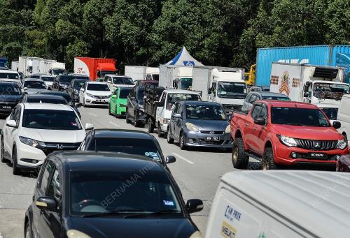 TINJAUAN ALIRAN TRAFIK SEMPENA HARI RAYA AIDILFITRI