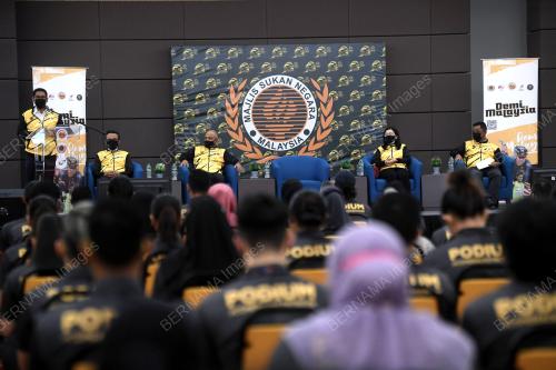 DATUK SERI AHMAD FAIZAL AZUMU