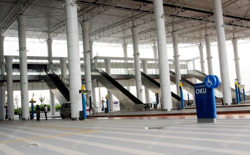 TEMINAL BAS TASIK SELATAN